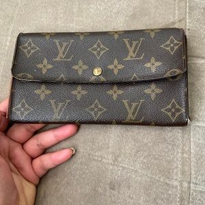 LV Sarah wallet project